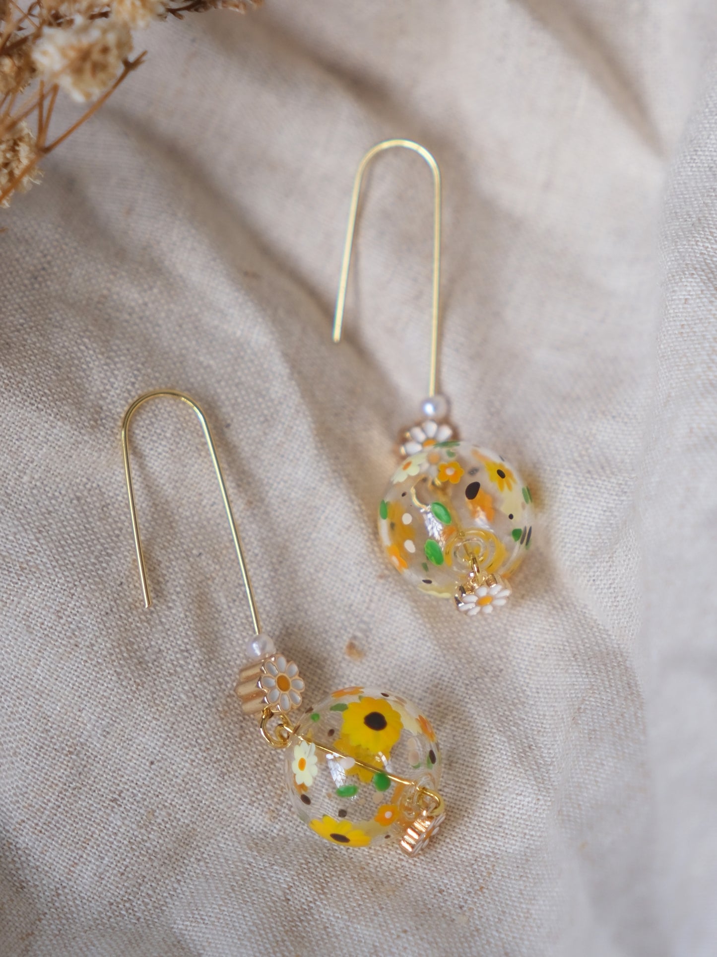 Sunflower Lover (long hook)