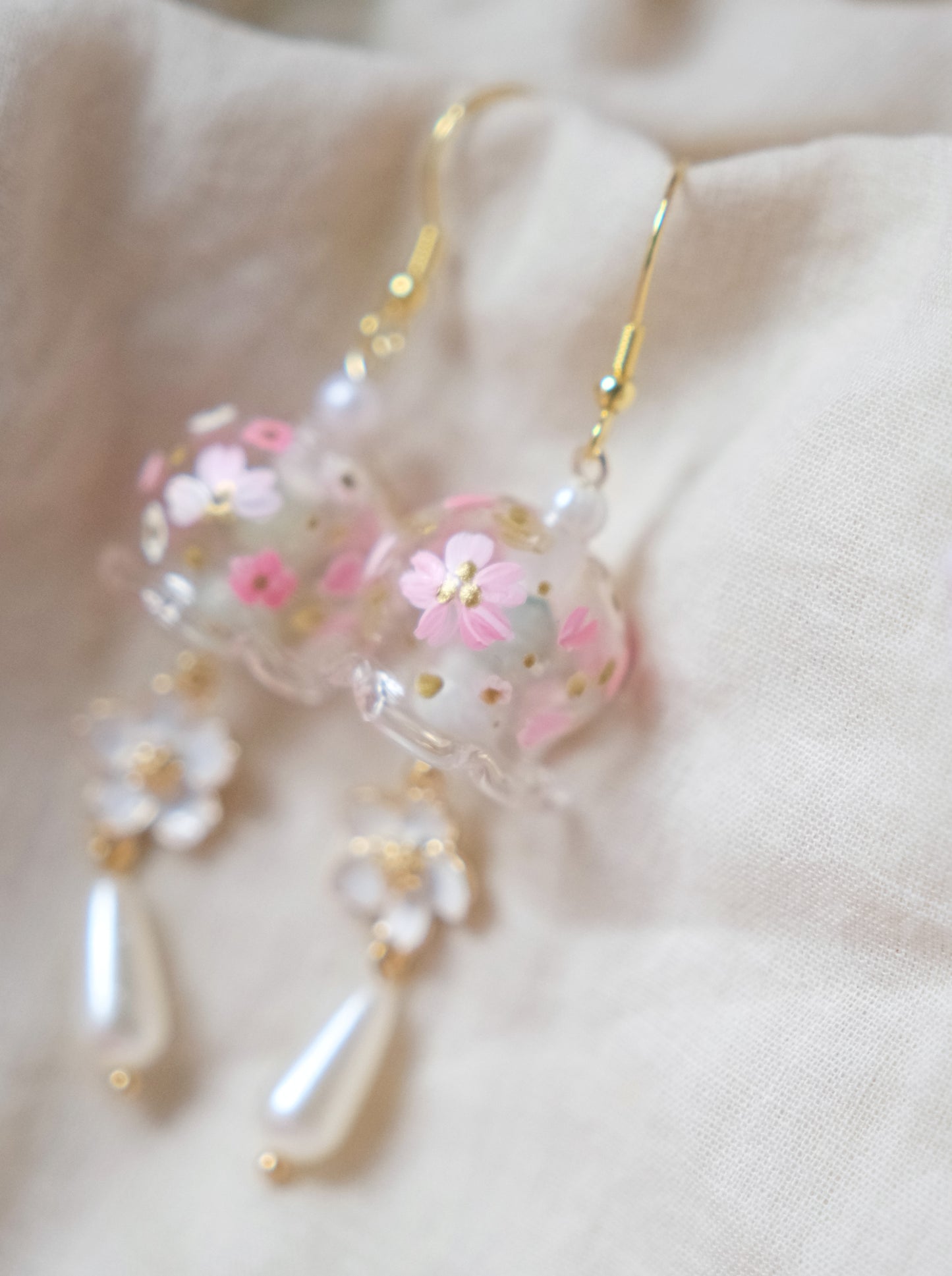 Yoshino Cherry White Fish Hook (925 silver)