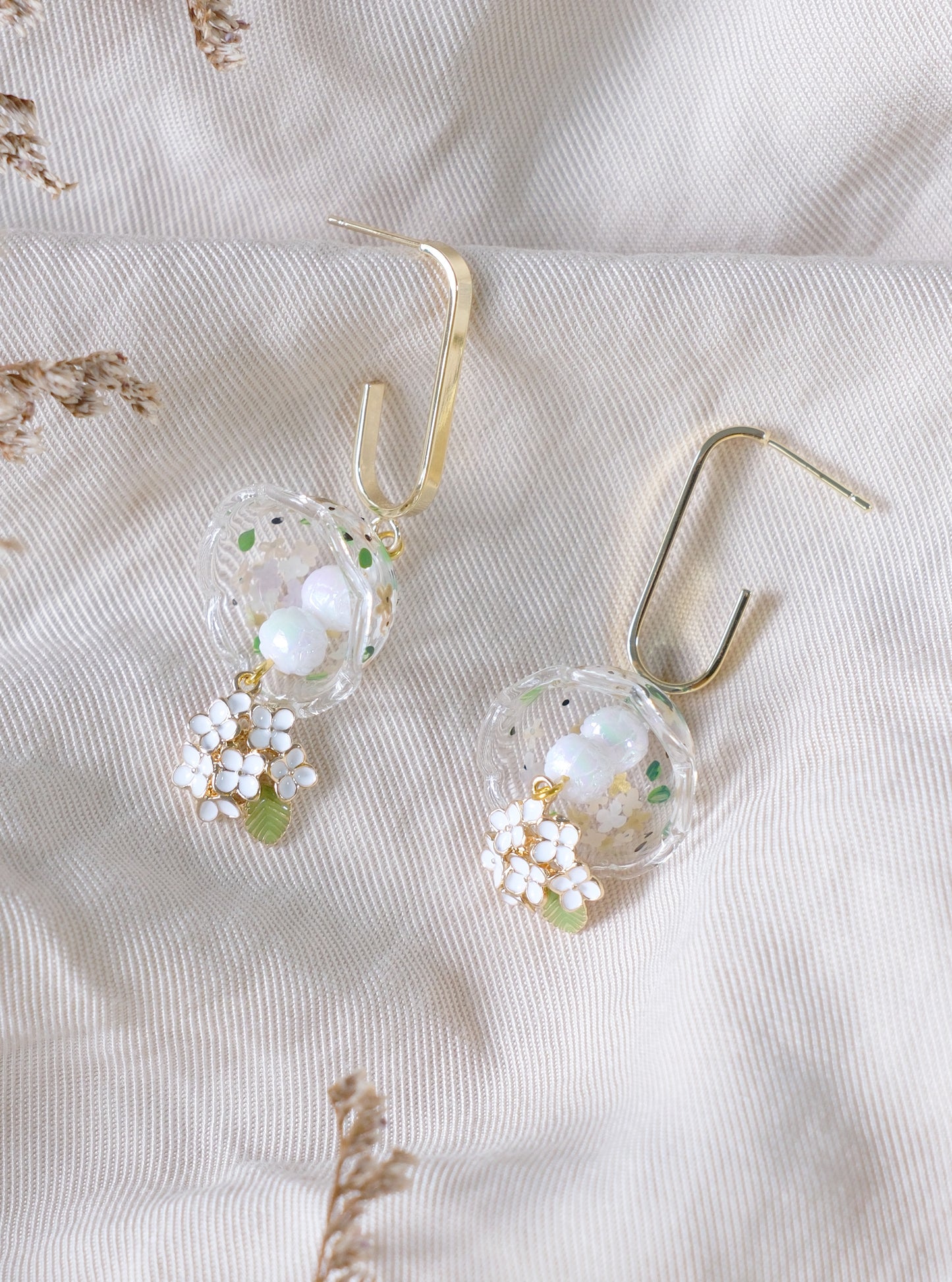 White Hydrangea Hoop (925 silver)