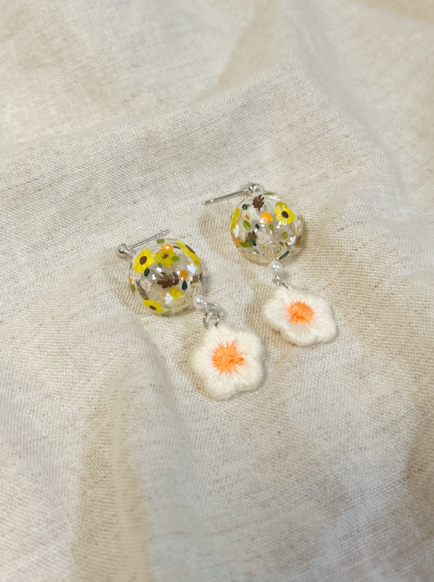 Little Sunflowers Earrings (ball studs)