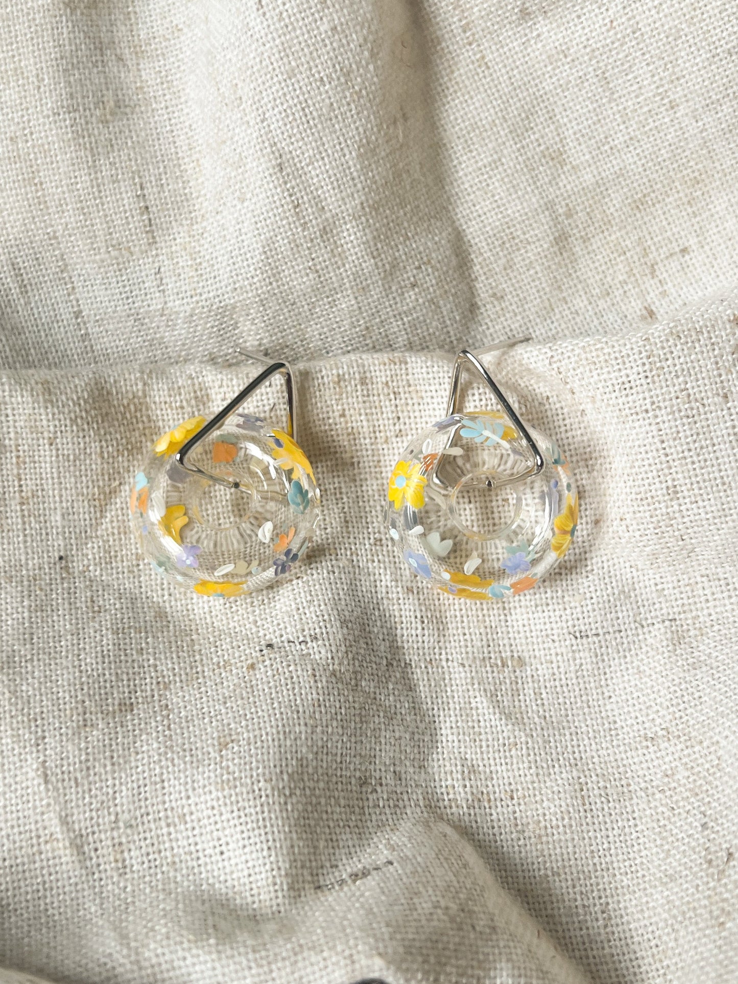 Pastel Garden Triangle Ring Studs (925 silver)