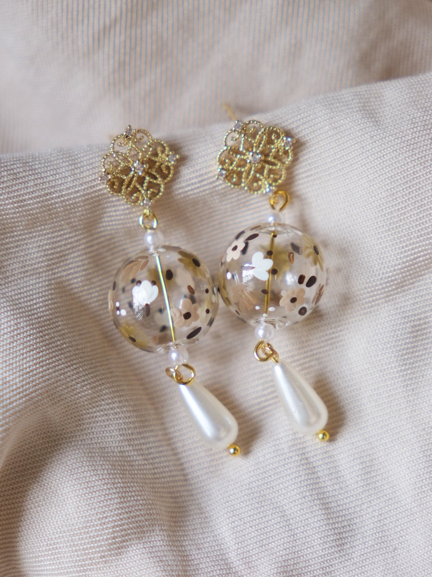 Snowy Oriental Studs (925 silver)