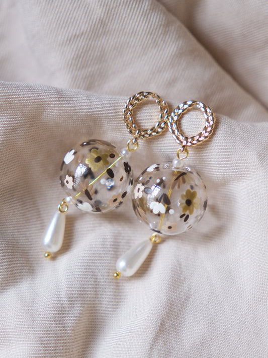 Snowy Wreath Studs (925 silver)