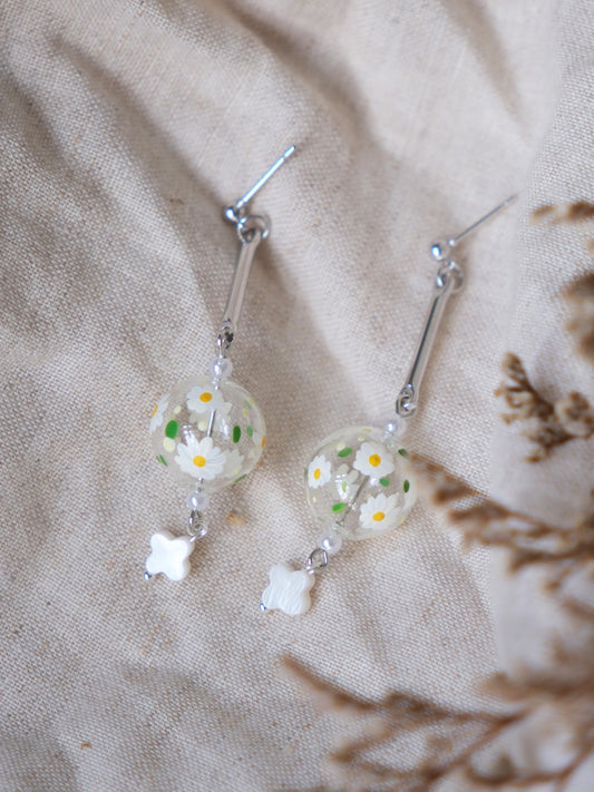 Little Daisy (studs dangling)