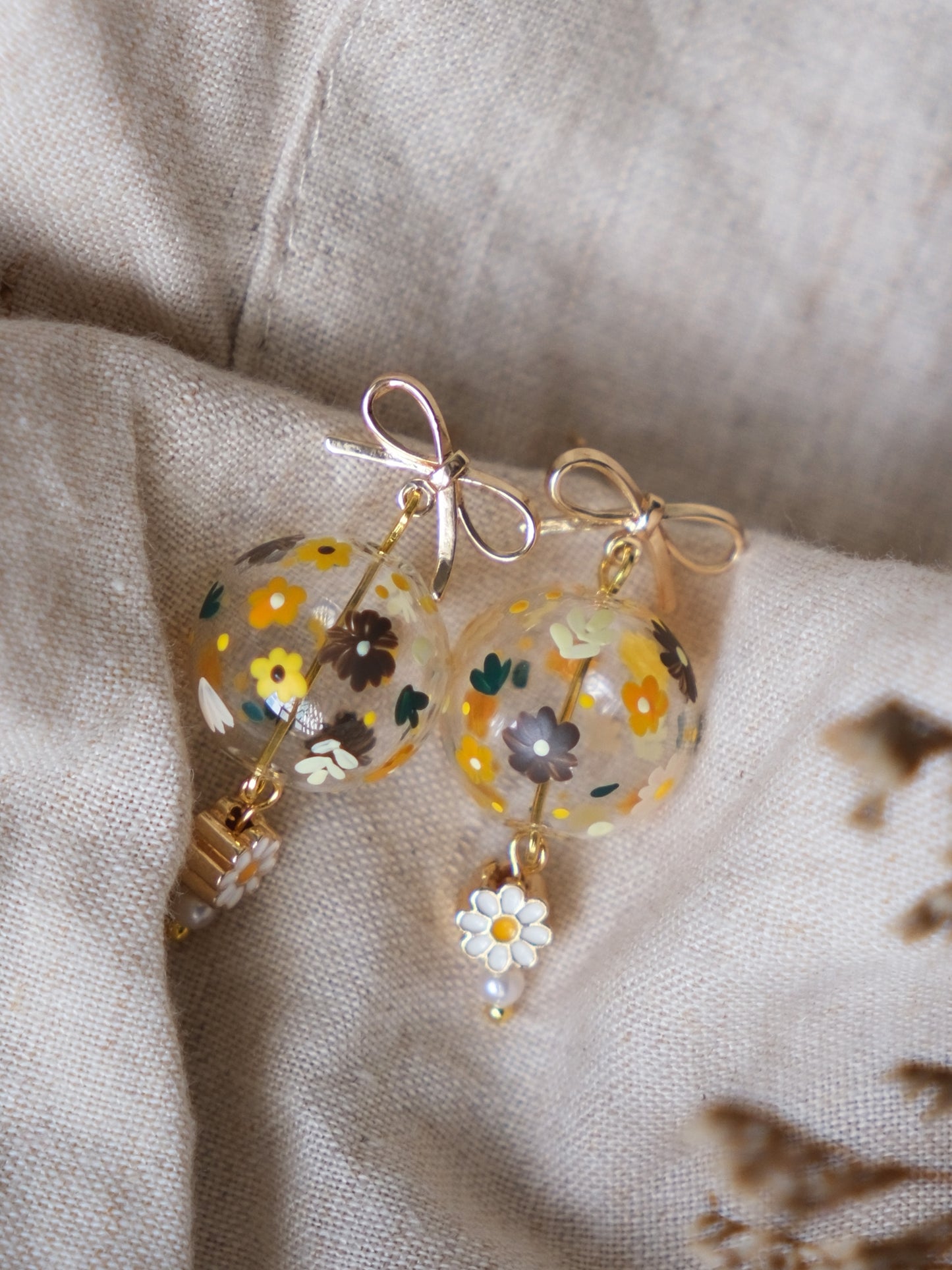 Sunflowers Lover (925 Silver Ribbon Studs)