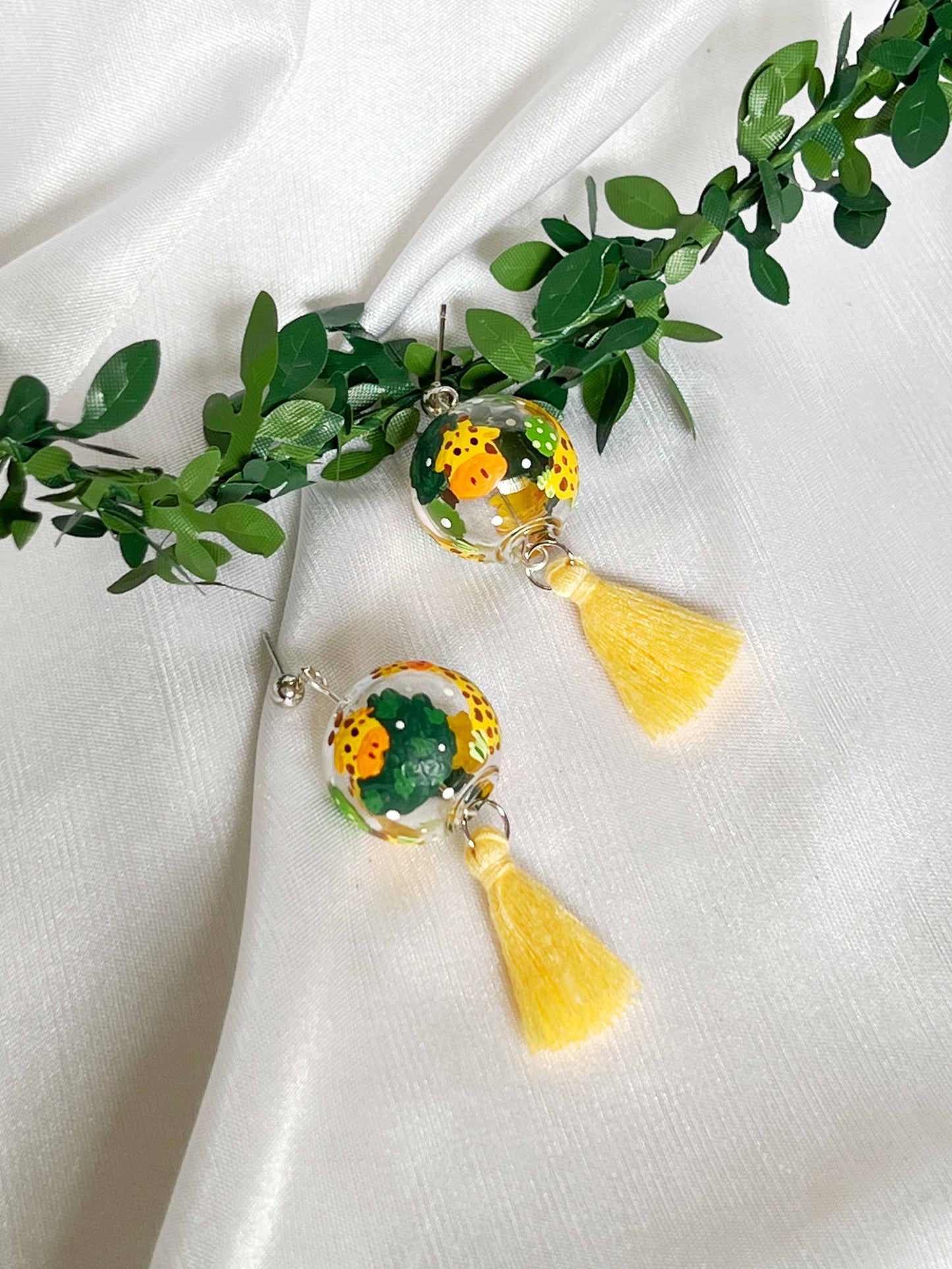 Giraffe Bubbles with yellow tassels